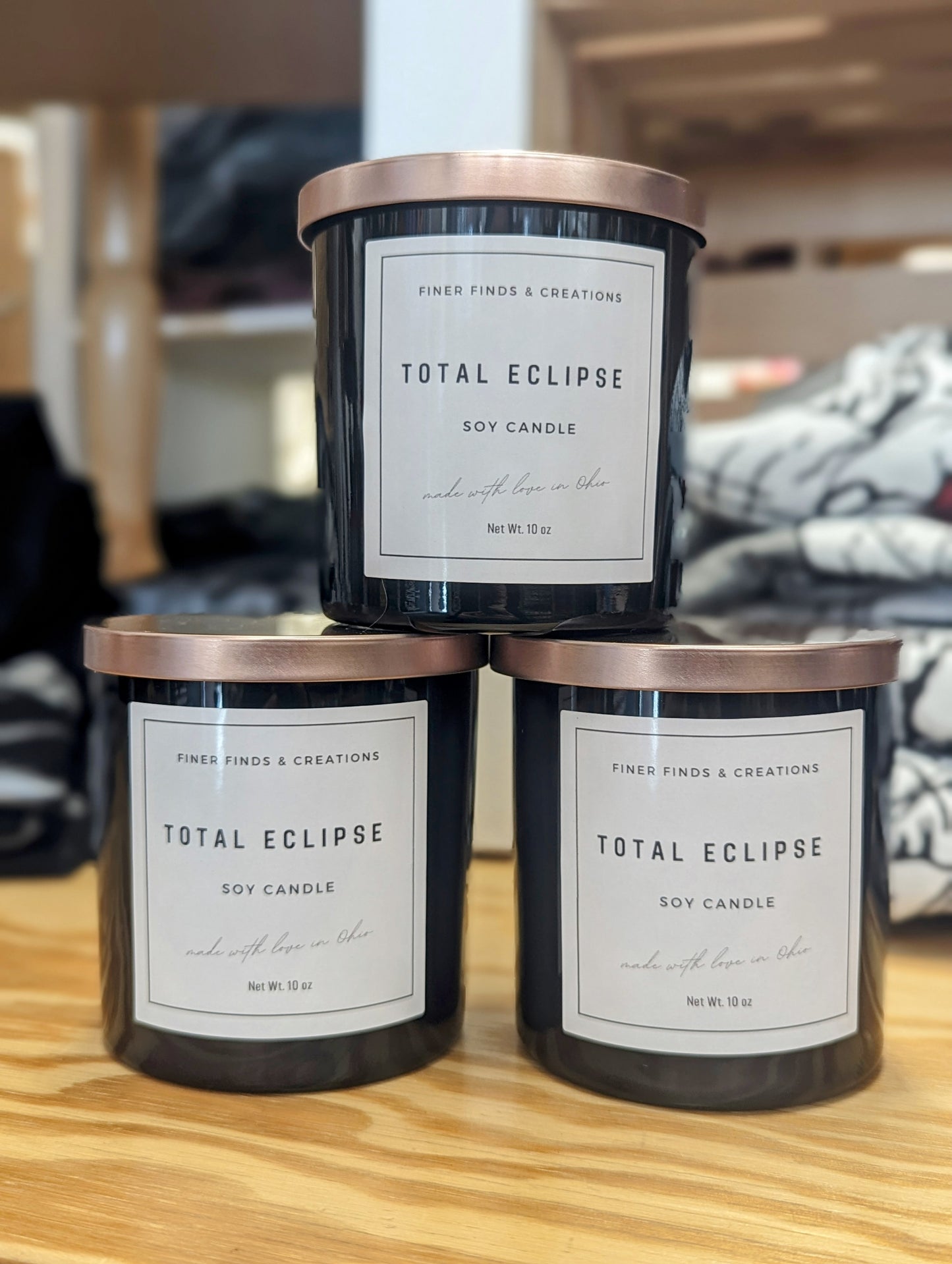 Finer Finds & Creations 10ou Candle